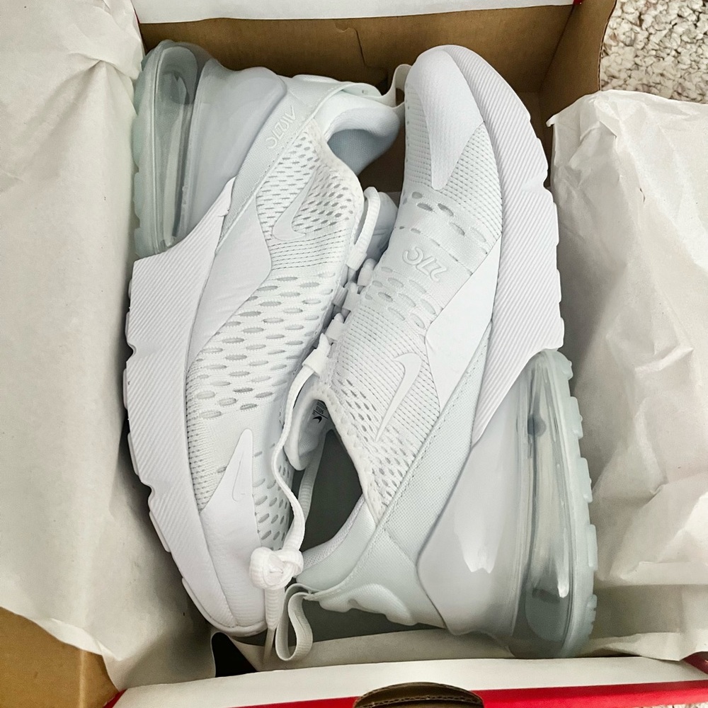 Nike Air Max 270 youth size 6
